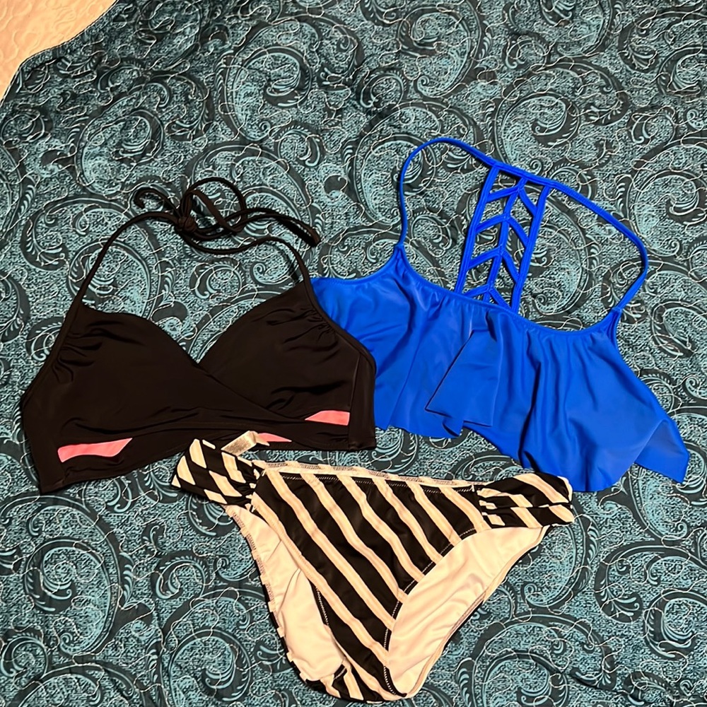 Victoria’s Secret Swim Bundle Medium